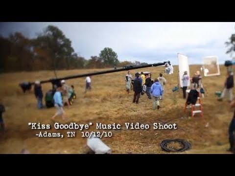 Little Big Town – Behind the Scenes of “Kiss Goodbye” Music Video